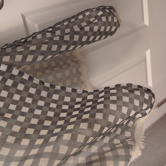 Steve Madden Checkered Ombre Cover-up Boho Fringe Shawl Wrap - Picture 8 of 10